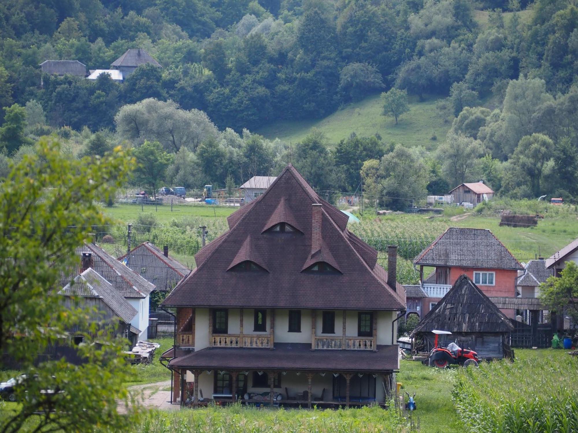 Pensiunea Sanziene Strîmtura Exteriér fotografie